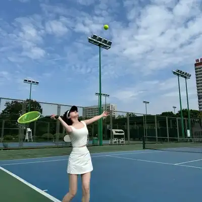 曹雅